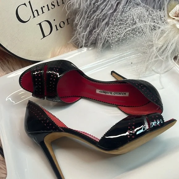 MANOLO BLAHNIK VINTAGE PATENT HEEL - Picture 7 of 13